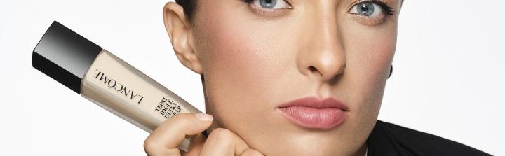 Siła autentyczności: Iga Świątek w kampanii Lanc&ocirc;me z Notino